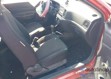 2008 Hyundai Accent Gs z USA, uszkodzony, nr VIN KMHCM36C38U070046